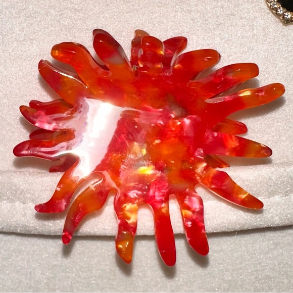 Sun Hair Claw Accessory - Picture 3 of 7